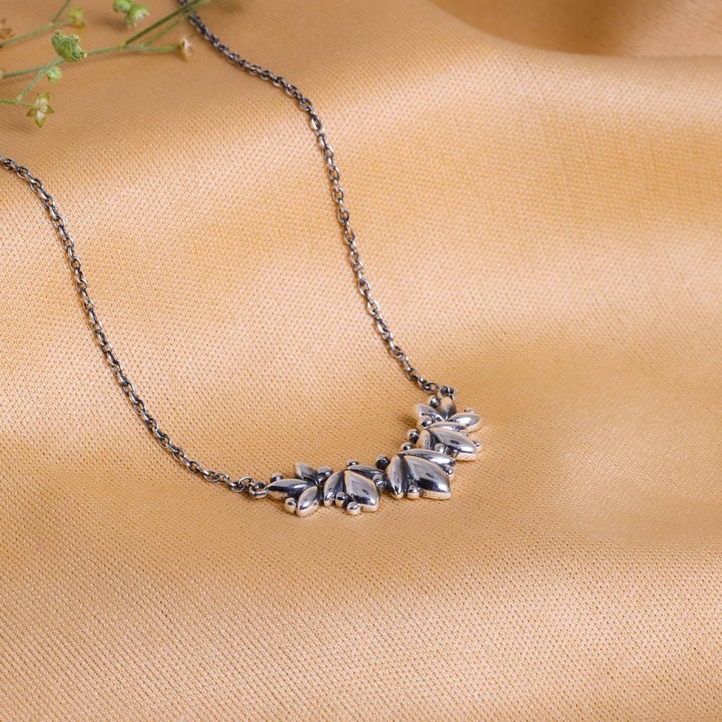 Oxidised Bloom Necklace : AVPD040