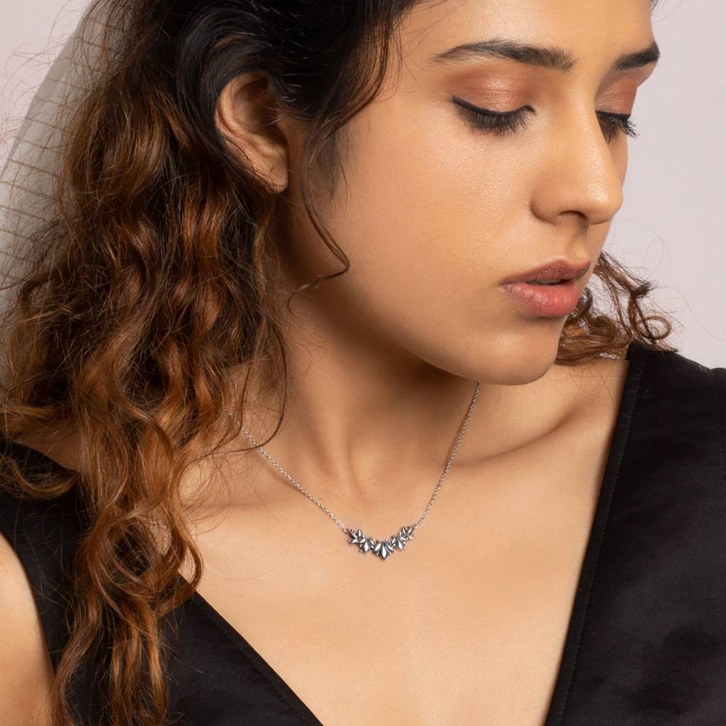 Oxidised Bloom Necklace : AVPD040