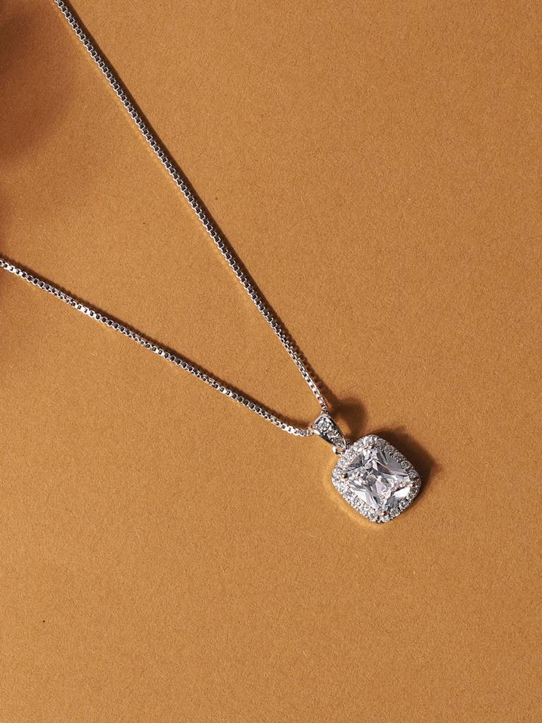 Classic Cz Pendant : AVPE10023