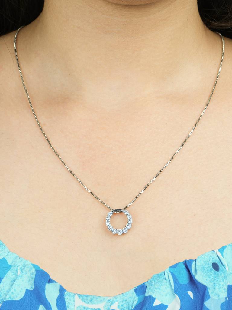 Sparkling Cz Circle Pendant : AVPE10041