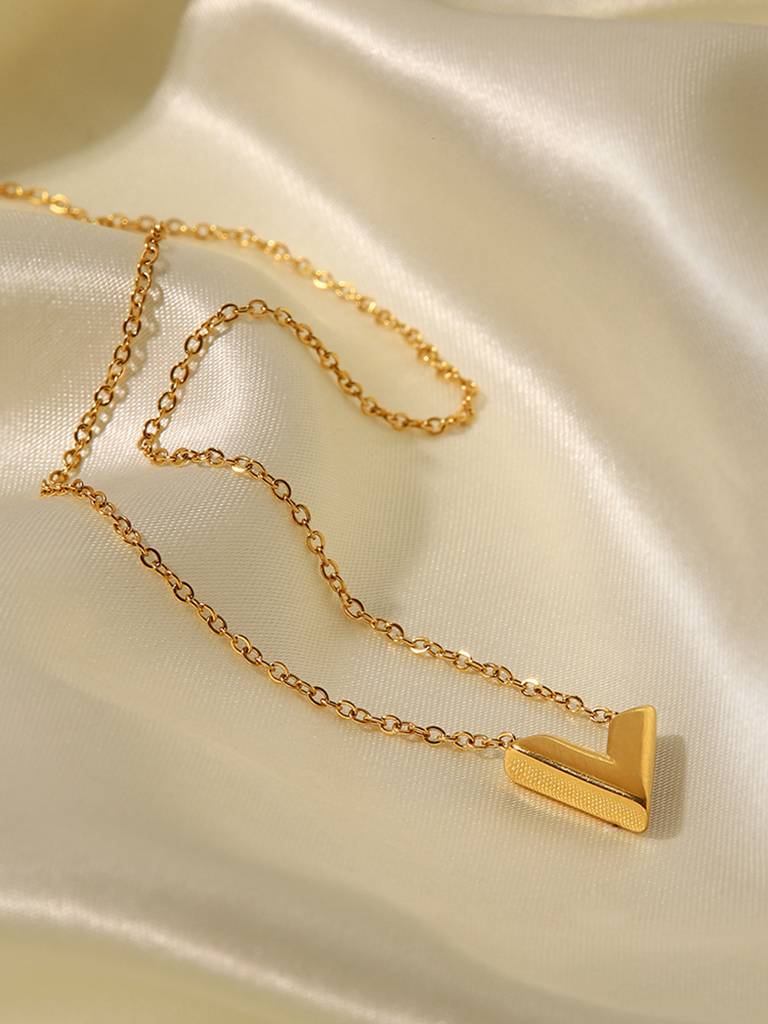 V-Shape Trendy Pendant : AVPE10053