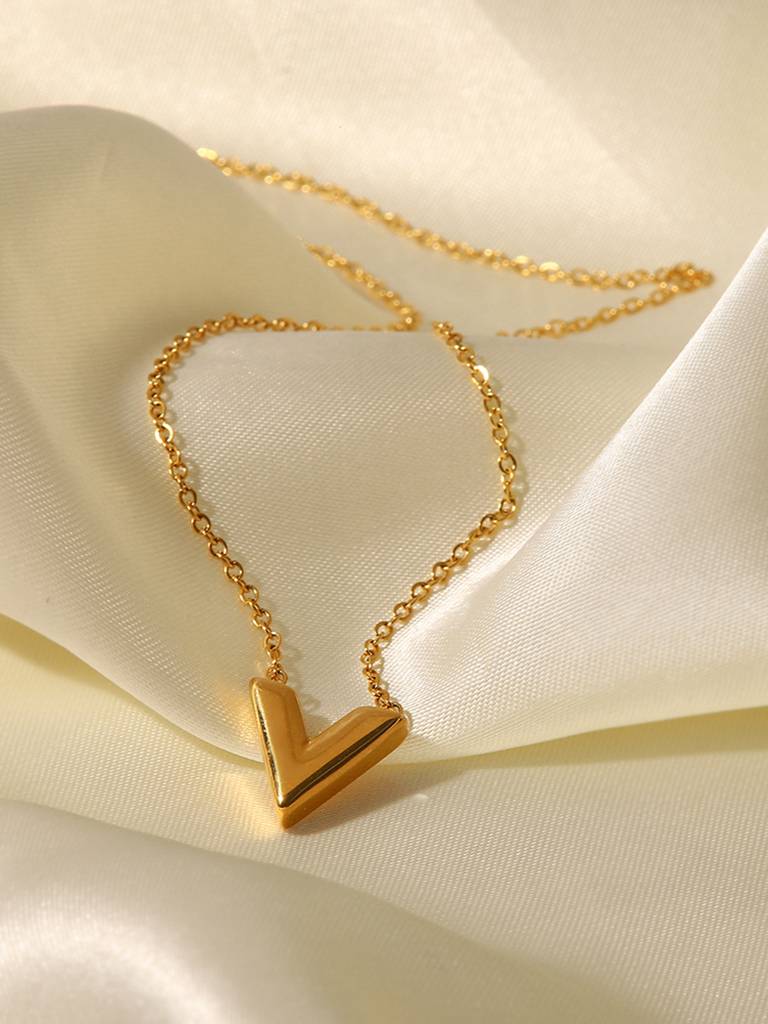 V-Shape Trendy Pendant : AVPE10053