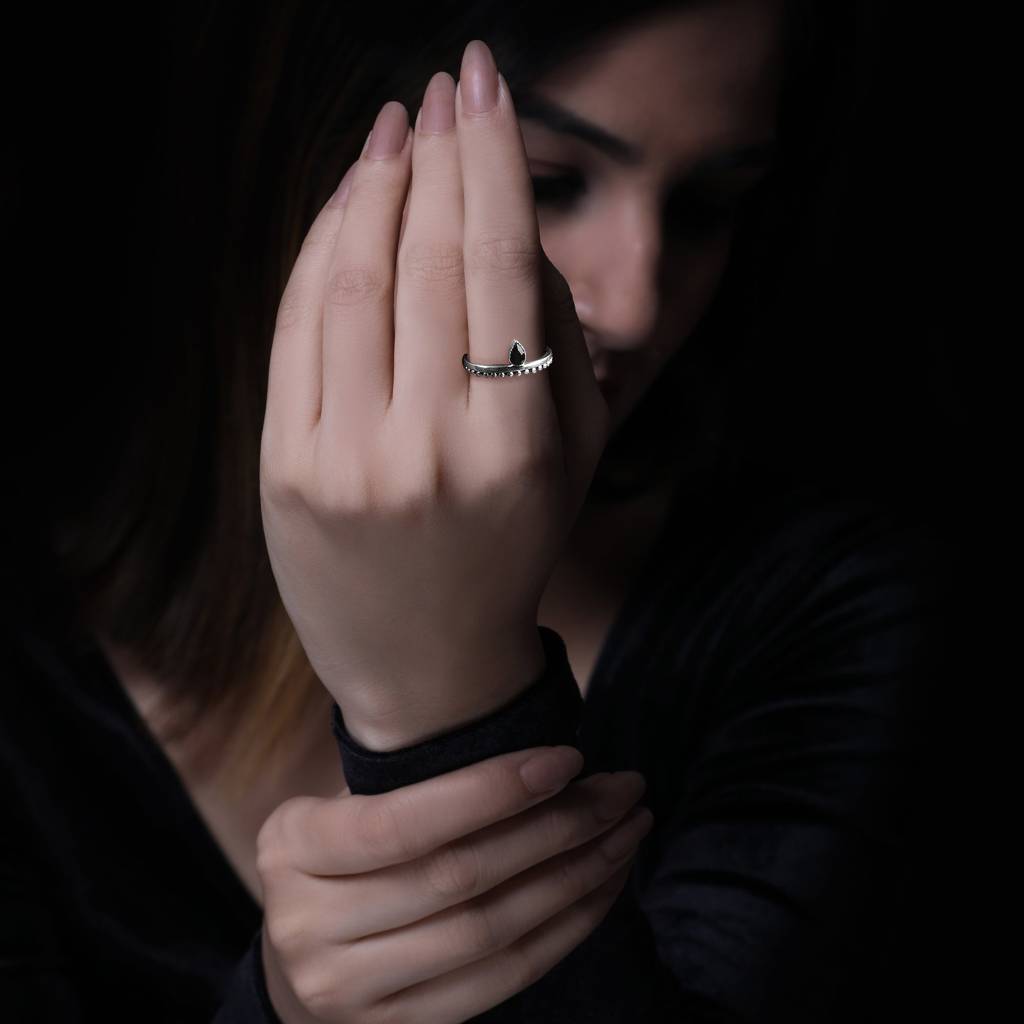 Oxidised Silver Black Drop Ring : AVR015