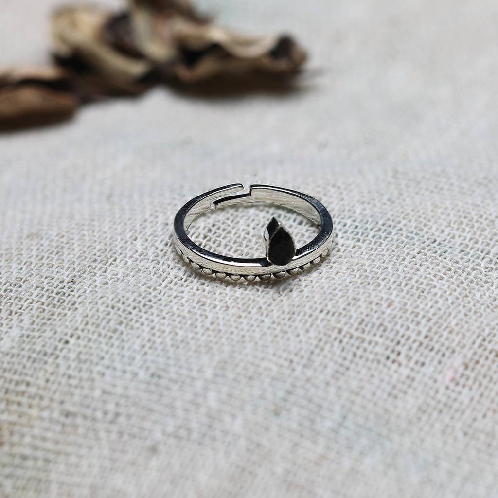 Oxidised Silver Black Drop Ring : AVR015