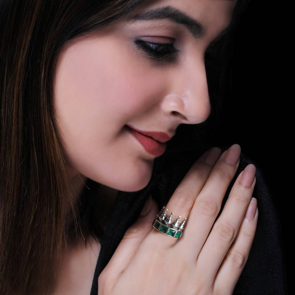 Oxidised Emerald Green Tower Ring : AVR016