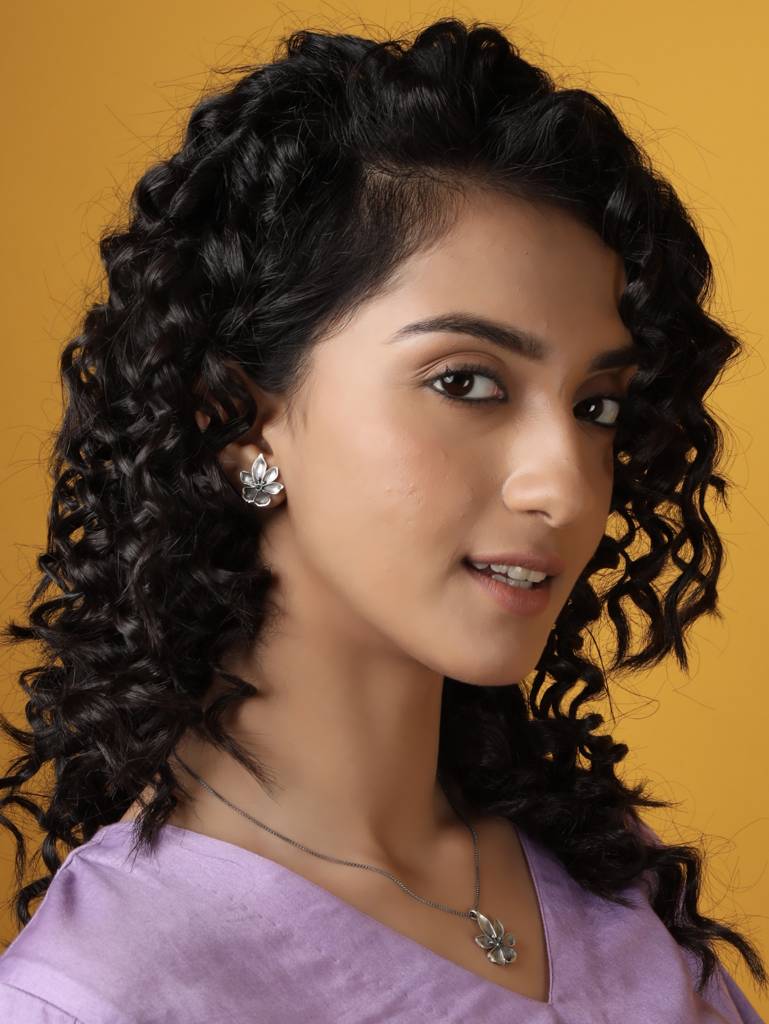 Asiatic Lily Ear Studs