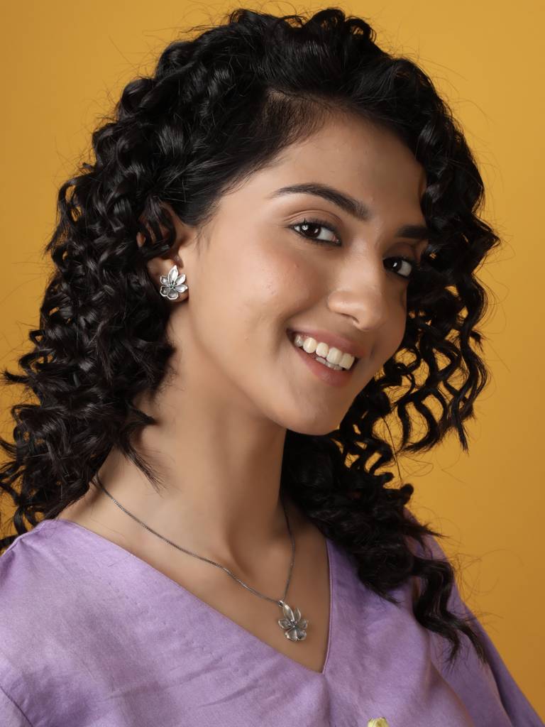 Asiatic Lily Ear Studs