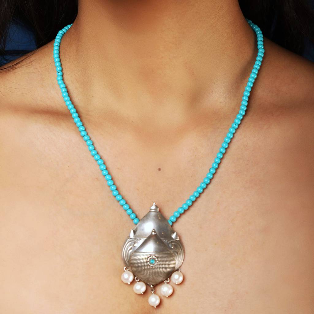 Gangotri Necklace With Turquoise Beads