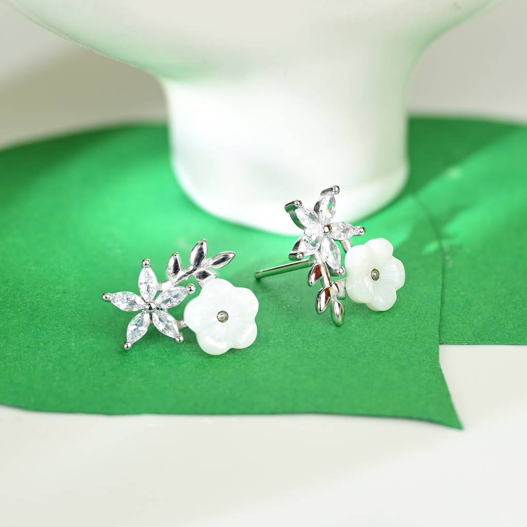 Twin Blossom Studs : AZTP316