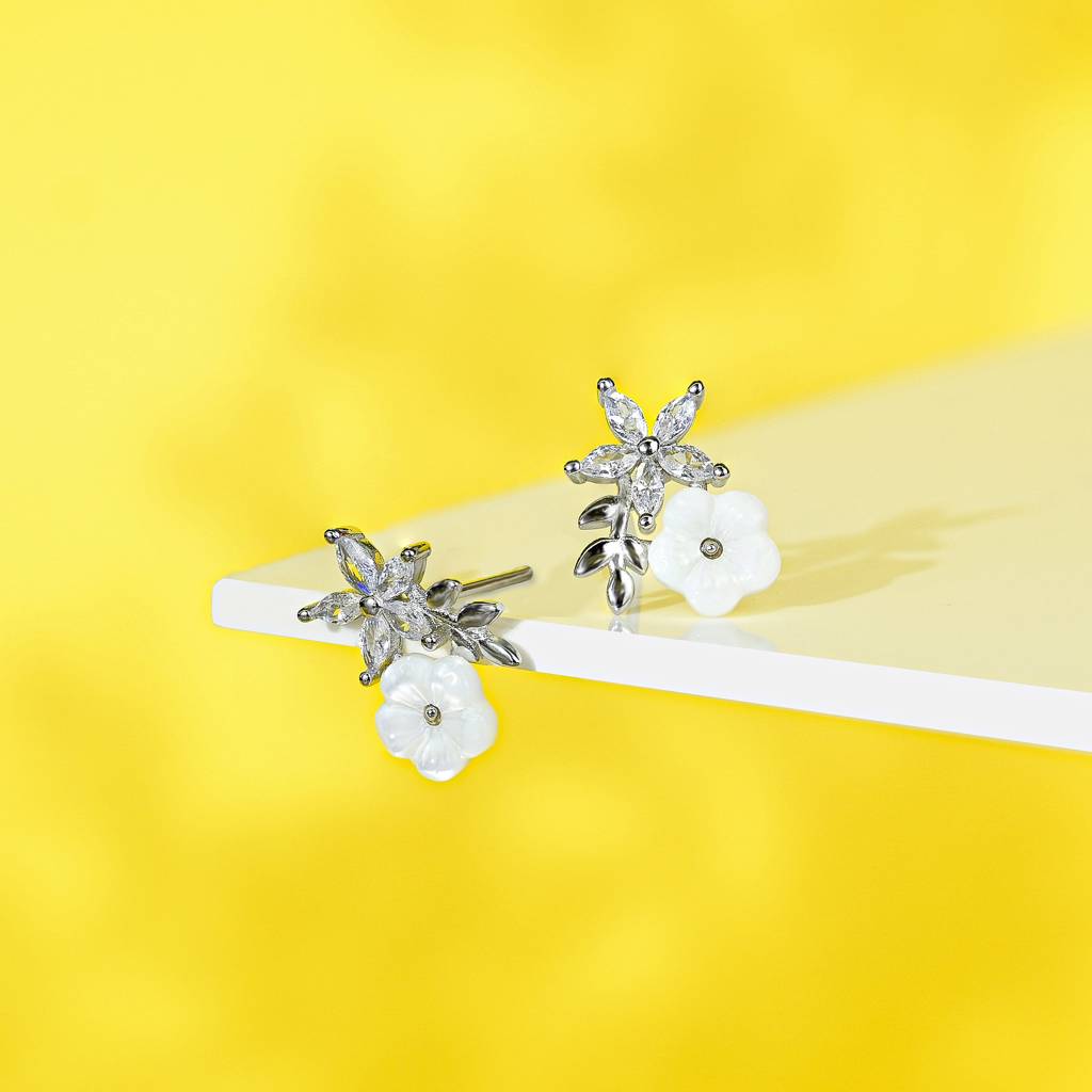 Twin Blossom Studs : AZTP316