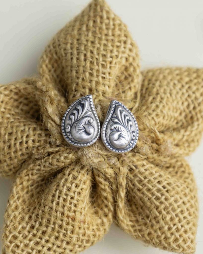 Adya Carry Motif Peacock Embossed Versatile Stud Earring : SE7232