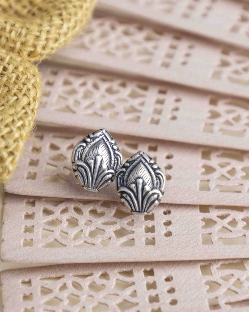 Adya Floral Bud Versatile Stud Earring : SE7236