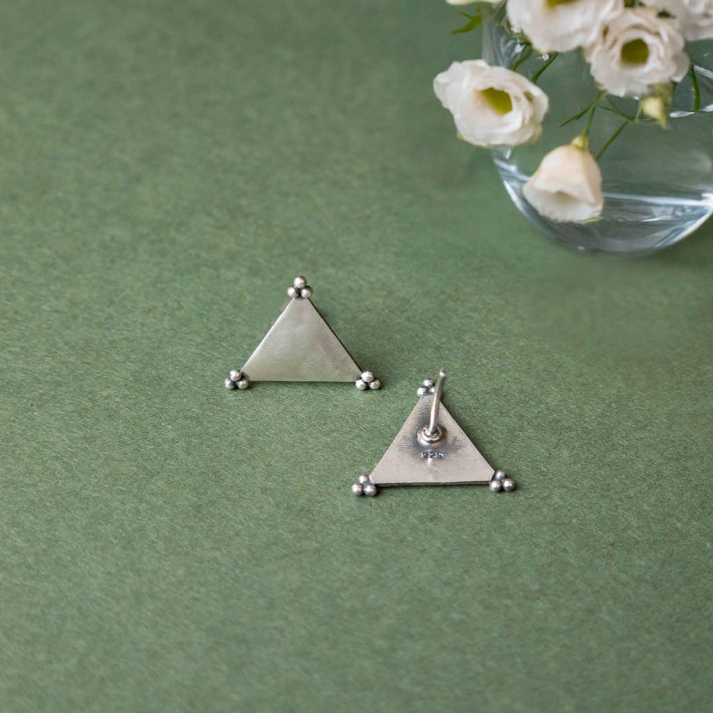 Adya Matte Triangle Stud Earring : SE29325