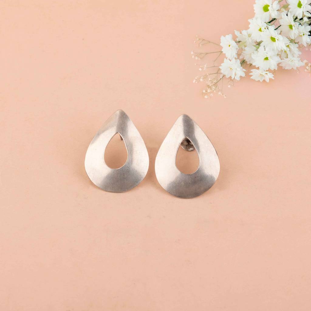 Adya Matte Drop Stud Earring : SE10425