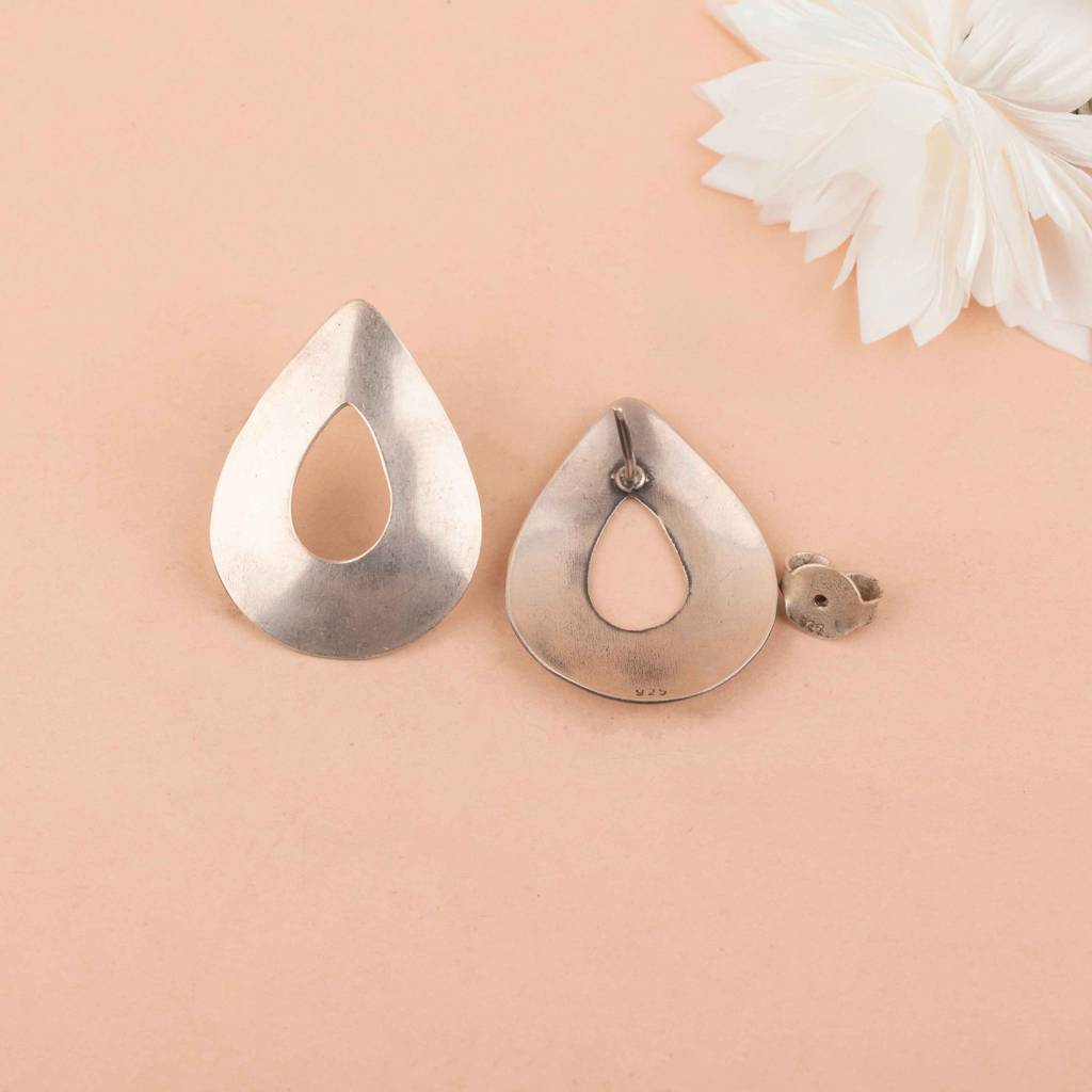 Adya Matte Drop Stud Earring : SE10425