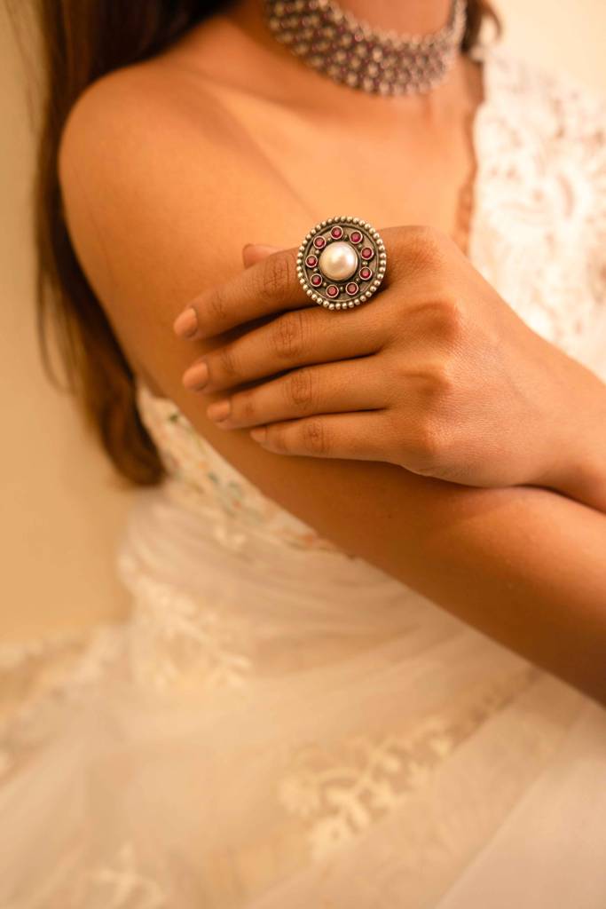 Adya Pearl Raani Classic Ring : SR28325