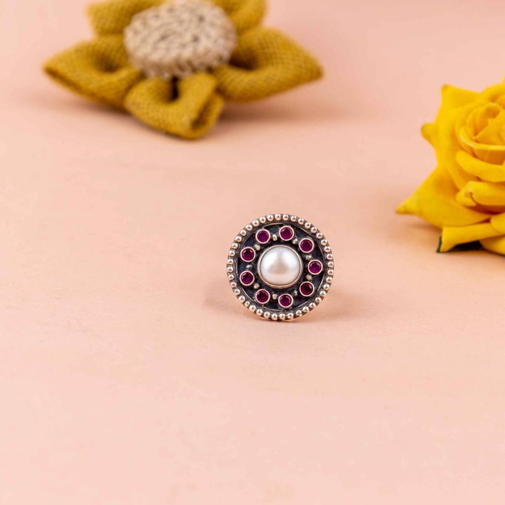 Adya Pearl Raani Classic Ring : SR28325