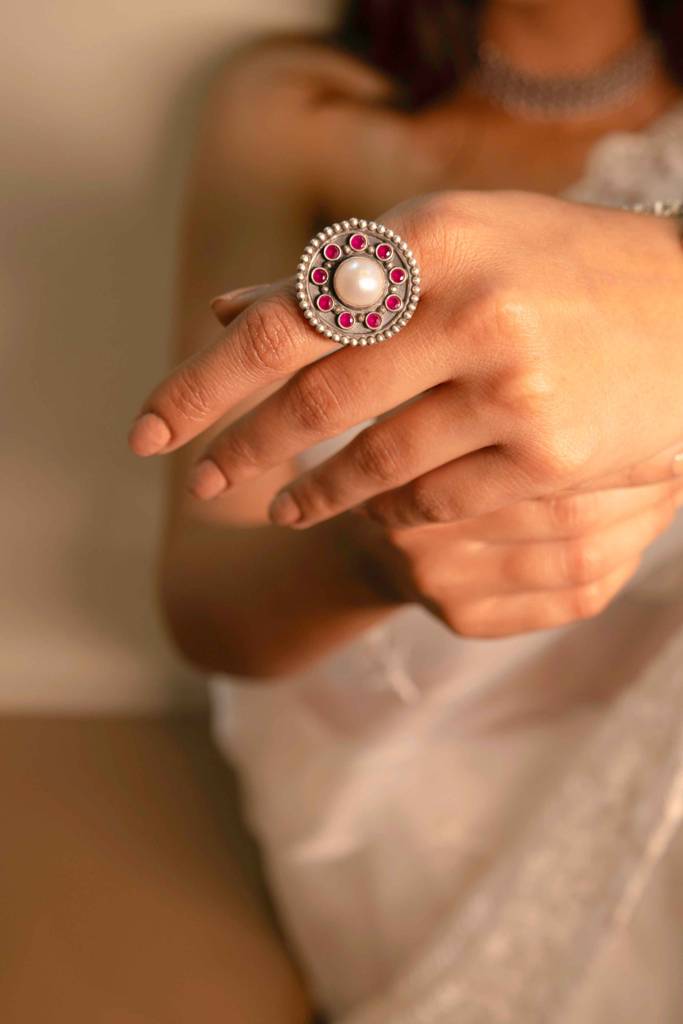 Adya Pearl Raani Classic Ring : SR28325
