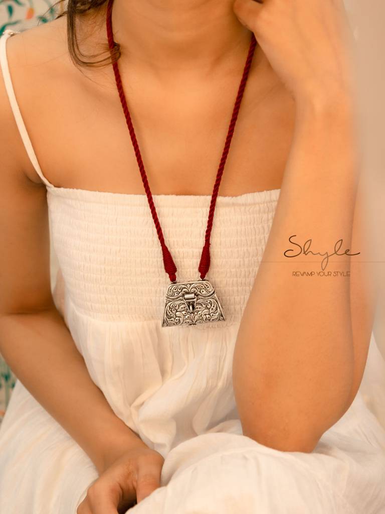 925 Sterling Silver Adya Vintage Inspired Chitai Purse Maroon Dori Necklace : SN302033
