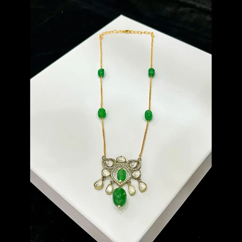 Alia Polki Kundan Pendant Necklace & Earrings Set - Green : RMQJ0147