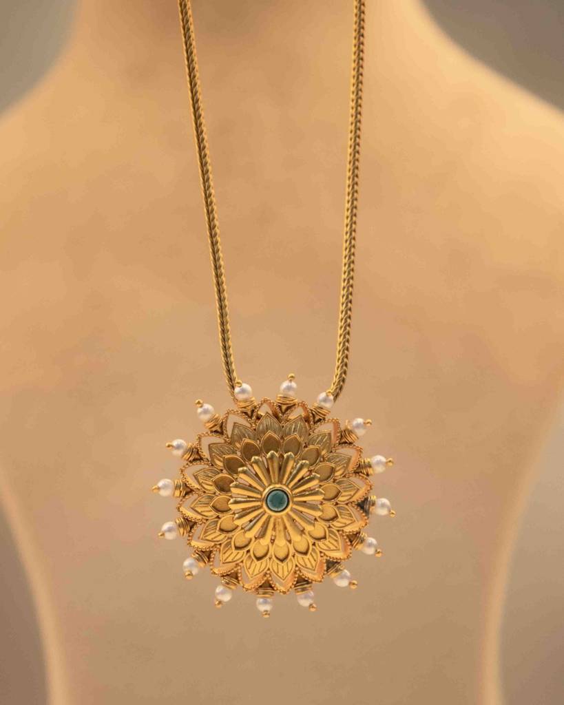 Anvaya Pearl Bordered Intricate Flower Pendant : SP7487-G
