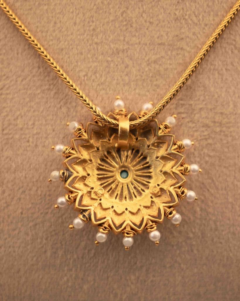 Anvaya Pearl Bordered Intricate Flower Pendant : SP7487-G
