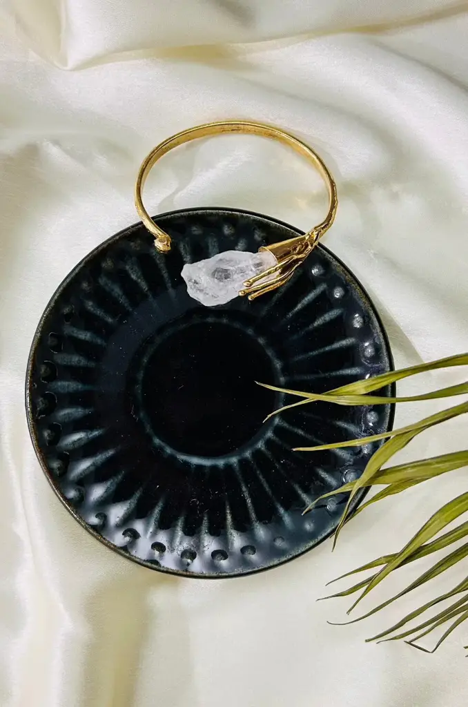 Aarna Gold Plated Crystal Bracelet : QJSEP152