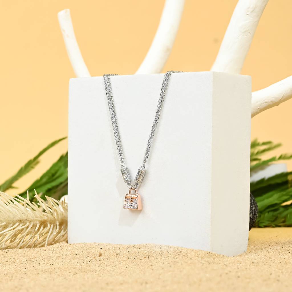 Lock Pendant Necklace In Silver Color : AJNC137