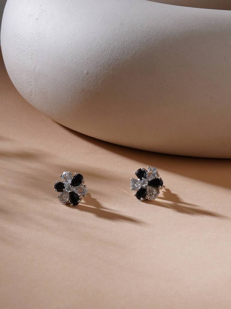 Black And White Stone Studs : RRAUG23-64