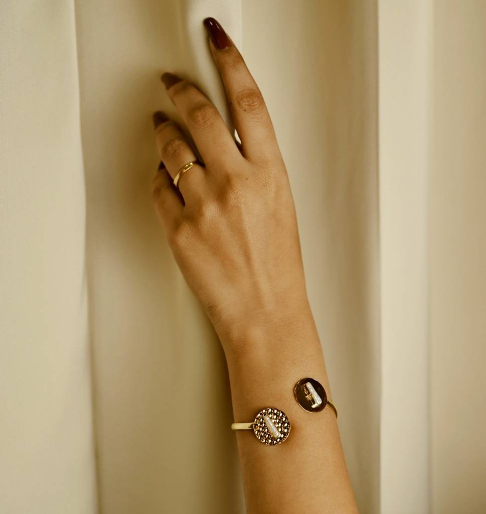 Disc Baroque Pearl Bangle : B-127(A)