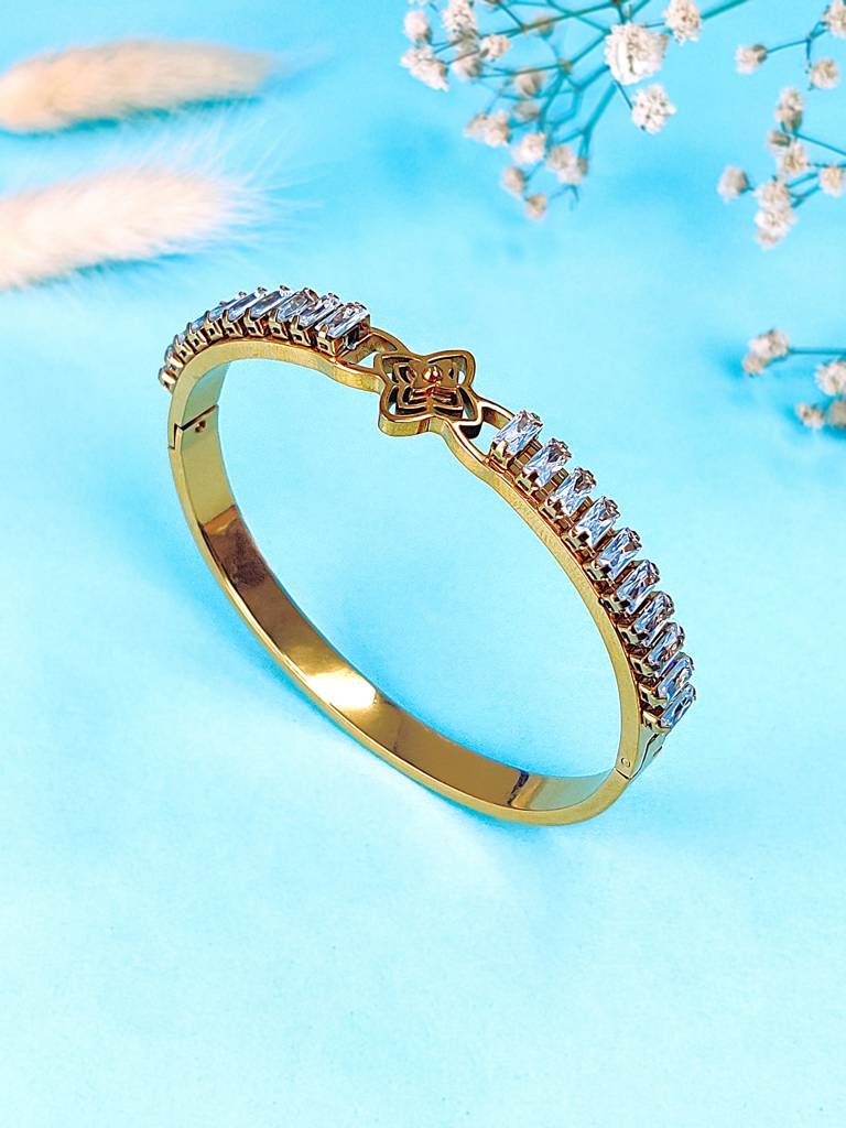 Floral Embrace Bracelet Band : B-BD-65-0