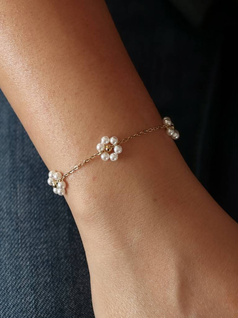 White Daisy Bracelets : B-FL-7-0