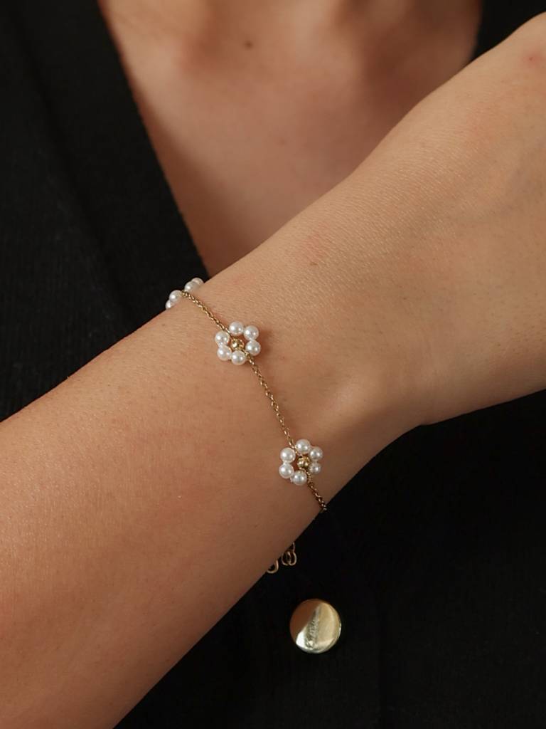 White Daisy Bracelets : B-FL-7-0
