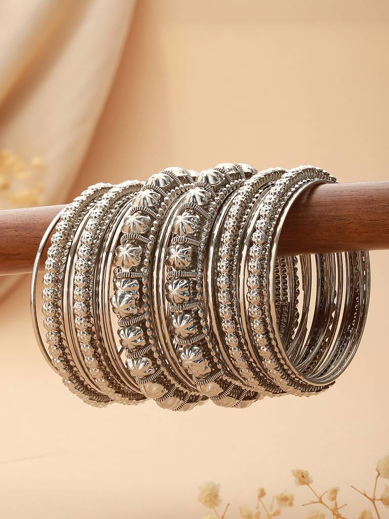 Set Of 18 Silver-Plated Textured Oxidised Bangles : BA-JS23-60056-2-4