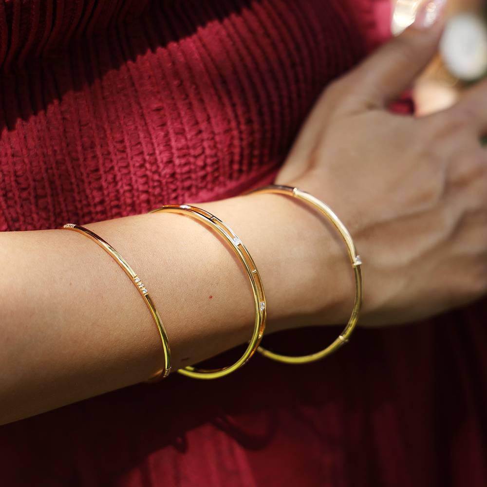 Noor 0.28 Carat Diamond Bangle : VYB20