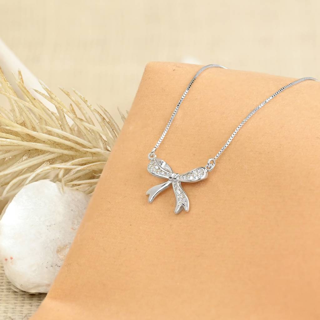Bow Shaped Necklace : BDNC291