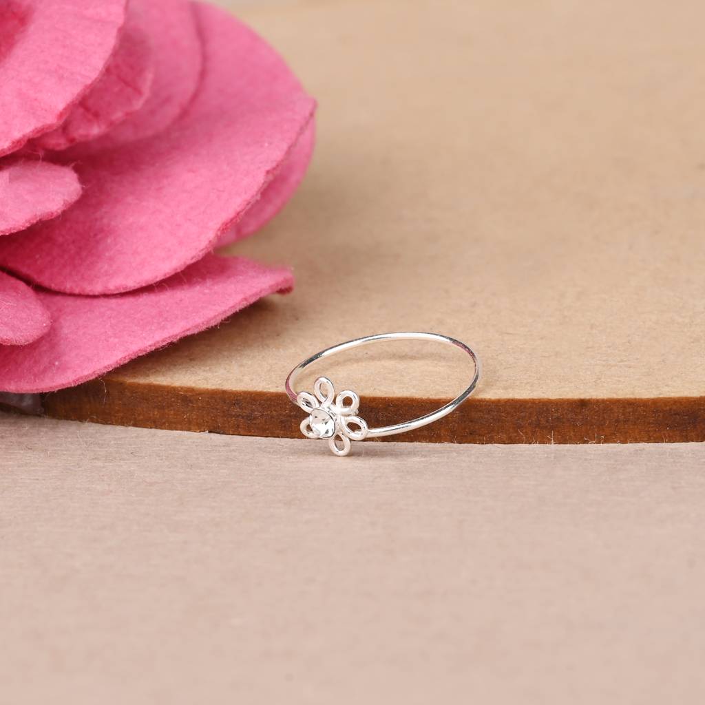 Pure Silver Silver Floral Nose Pin : BGNP623