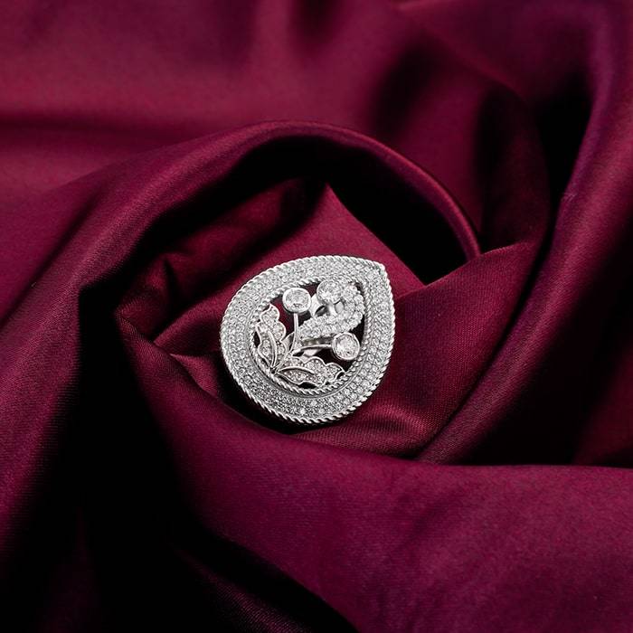 Giva 925 Sterling Silver Leaf Brooch | Gifts For Women And Girls | With Certificate Of Aut : BH08