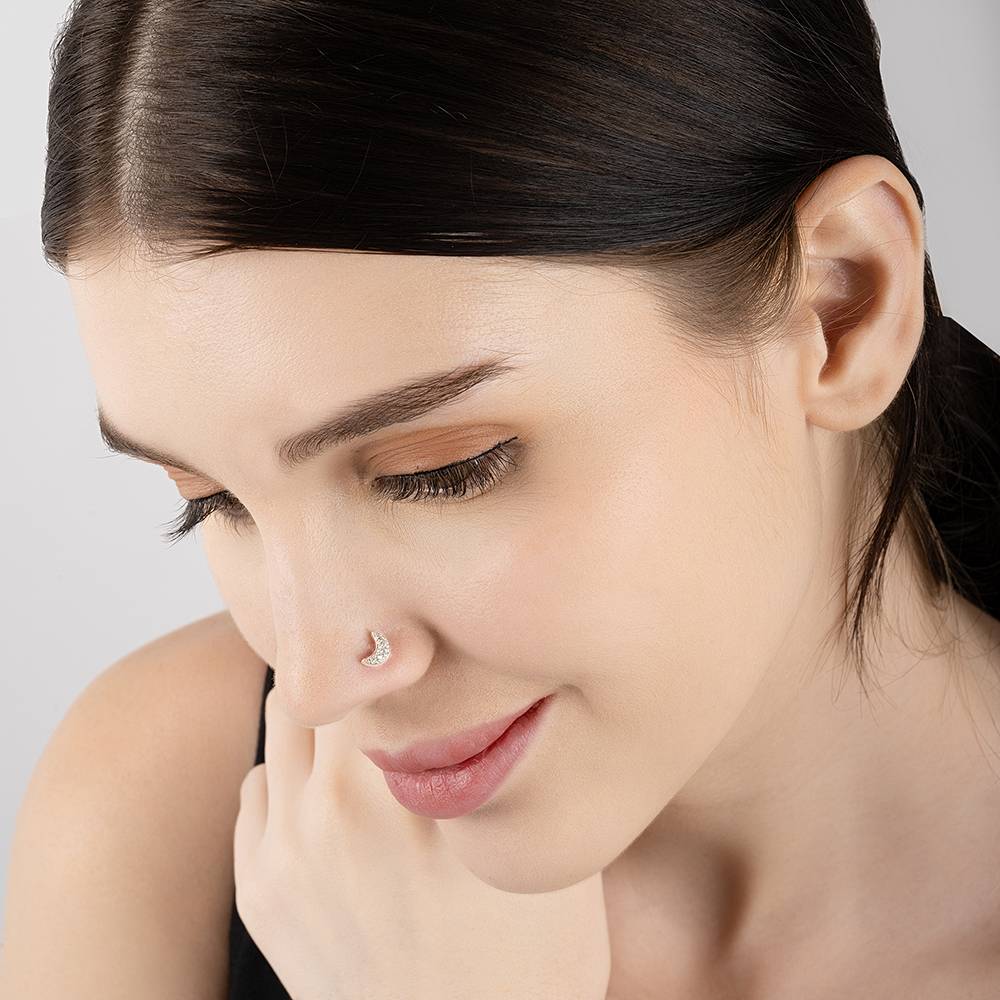 Crescent Glow Nose Pin : BQNP810