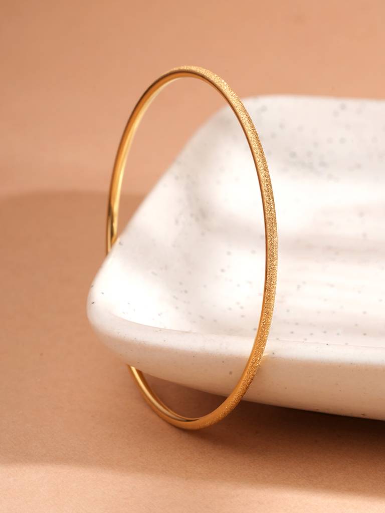 Elegant Slim Glam Golden Bangle For Women : BR0056