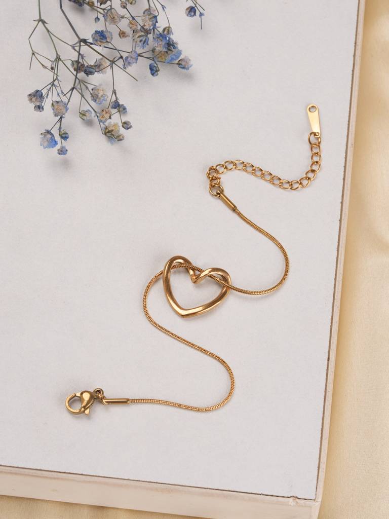 Slender Hollow Heart Bracelet For Women : BR0288