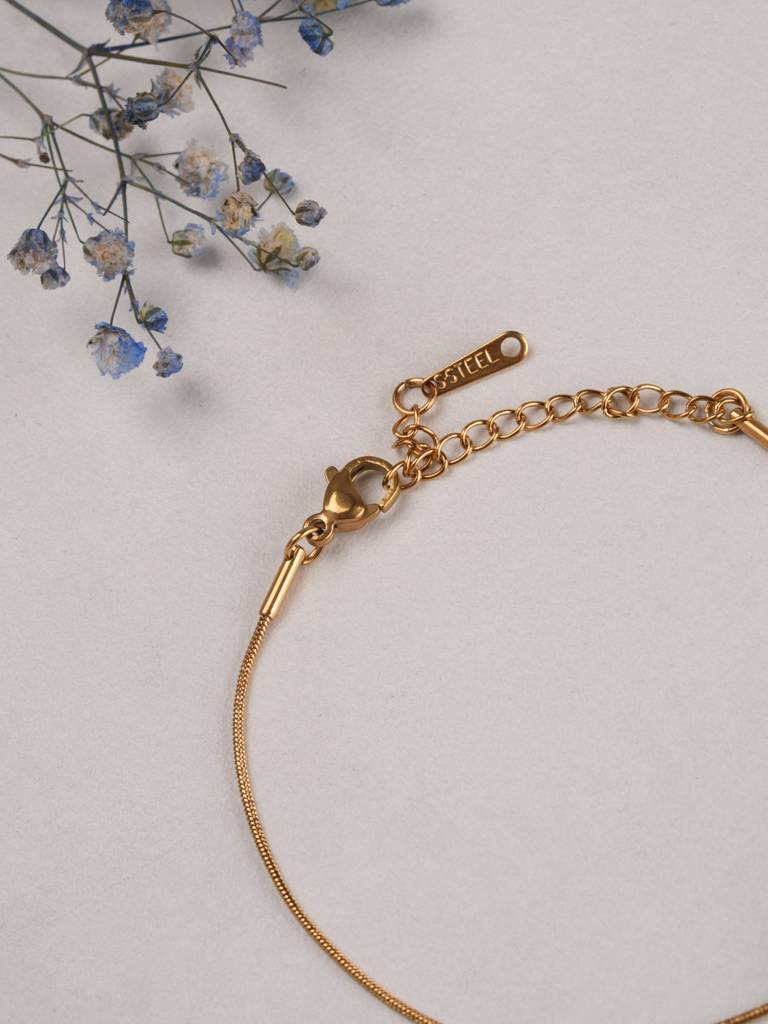 Slender Hollow Heart Bracelet For Women : BR0288