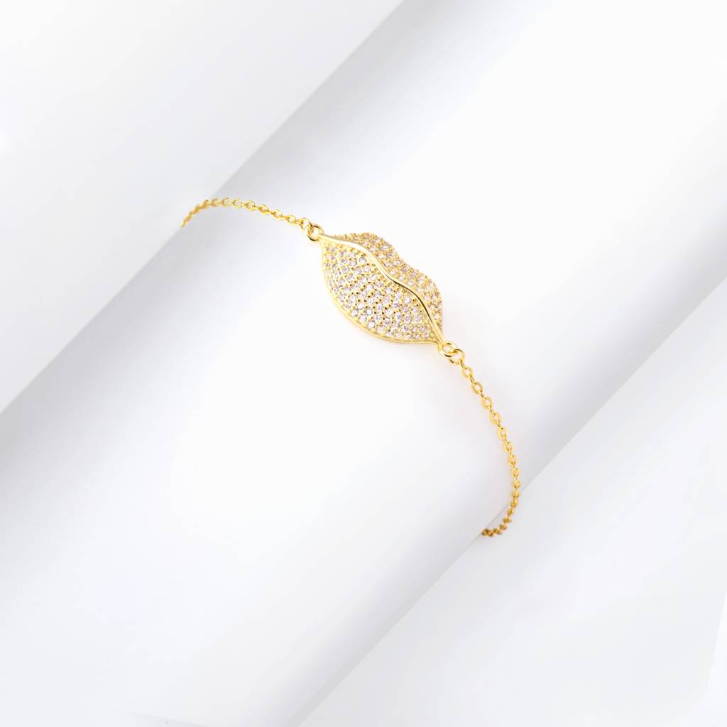 Golden Kiss Him Goodbye Bracelet : BR0292