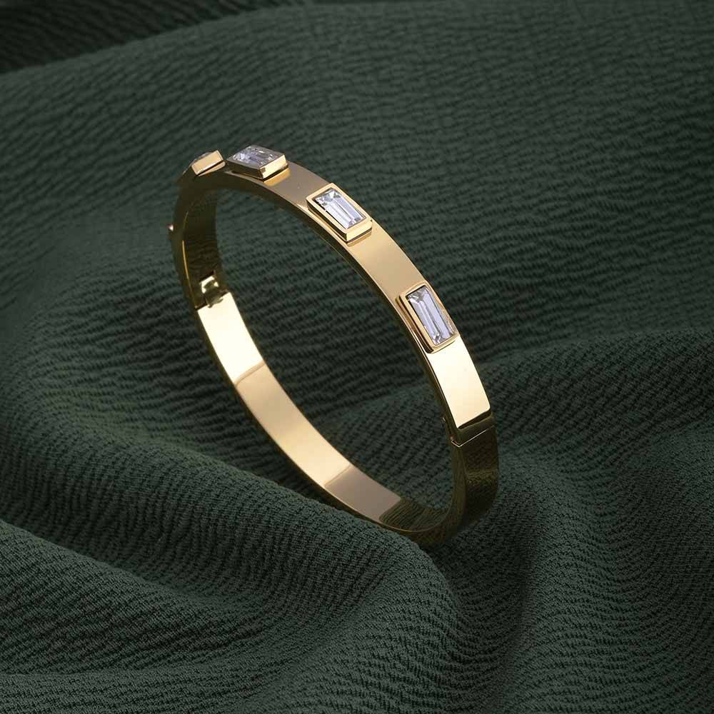 Dazzling Stone Bangle Bracelet : BR089