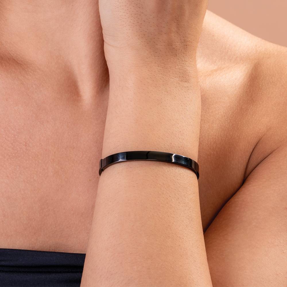 Women Black Kada Bracelet : BR093-B