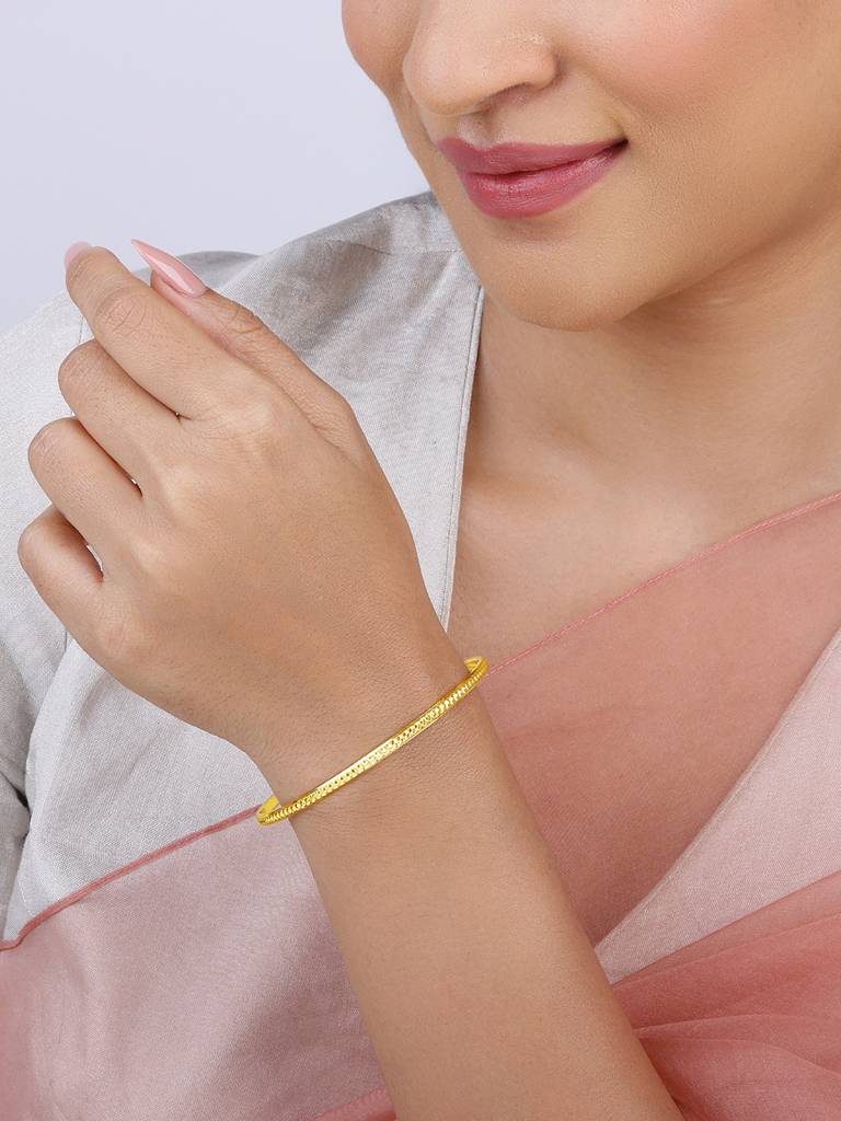 Giva 925 Silver Golden Crater Cuts Bangle Fixed Size : BR0985