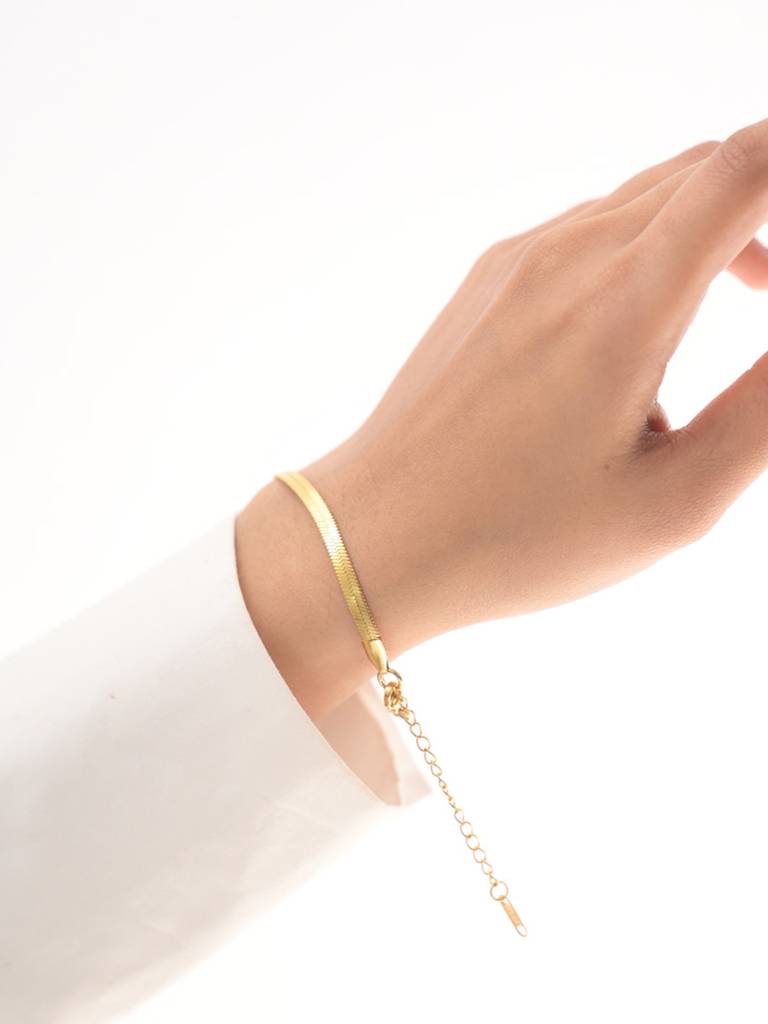 Sleek Serpent Bracelet : BR120
