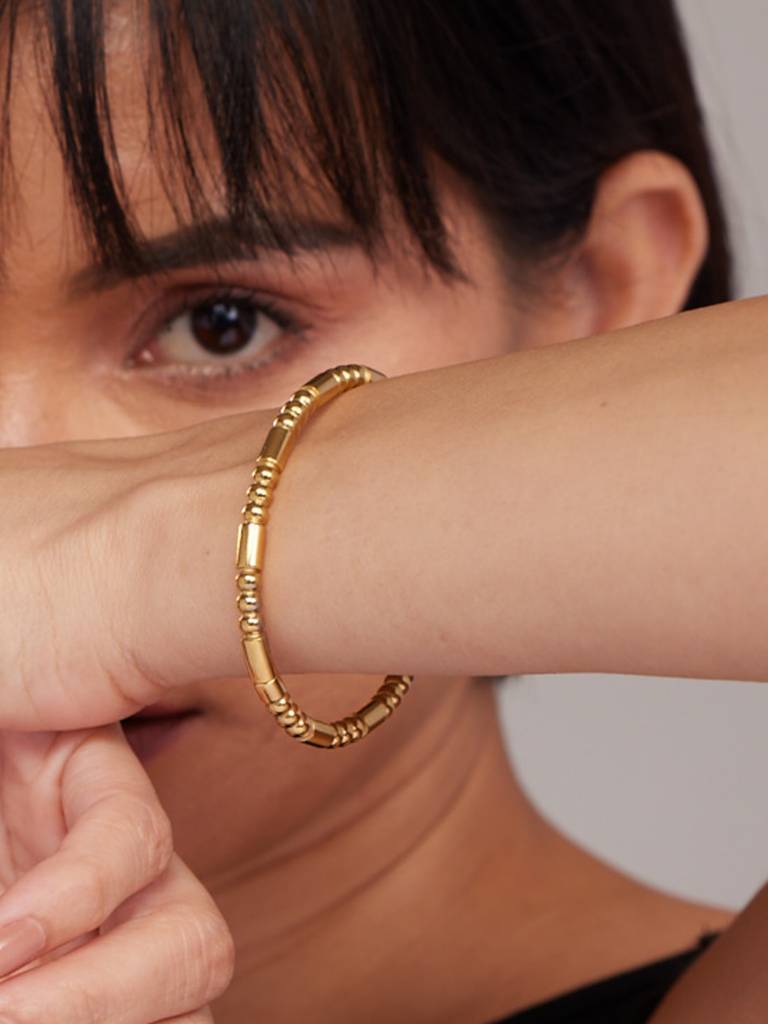 Women'S Golden Stream Bangle Bracelet : BR129
