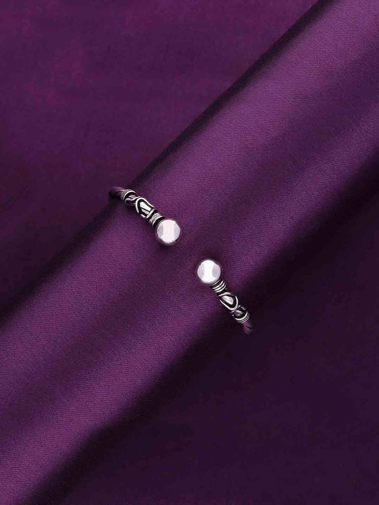 Charmed Elegance Silver Bangle Bracelet : BRBN85-S-NA