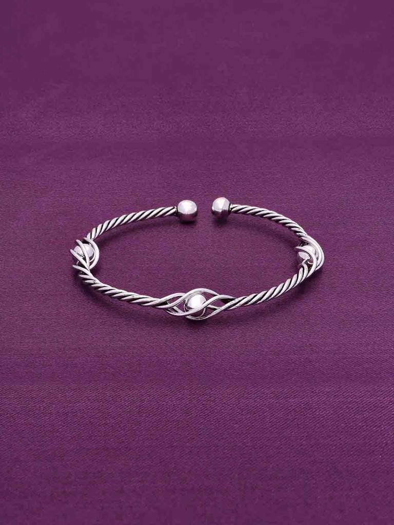 Cocooned Charisma Silver Bangle Bracelet : BRBN87-S-NA